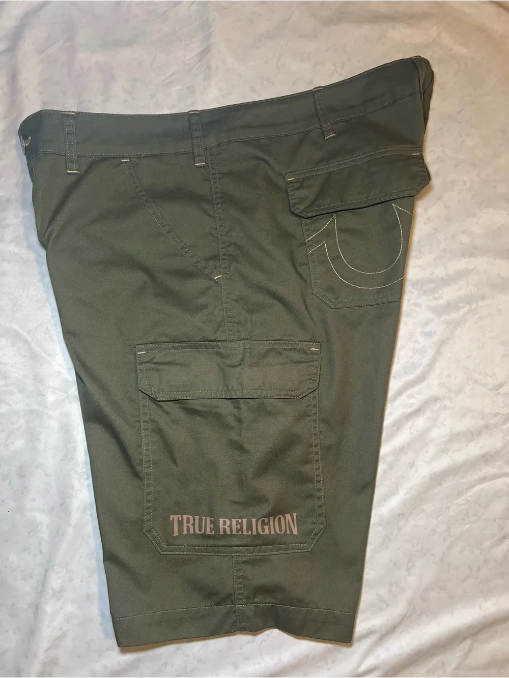 True Religion Men’s Utility Cargo Shorts,Horseshoe Stitching, Olive Green, 38
